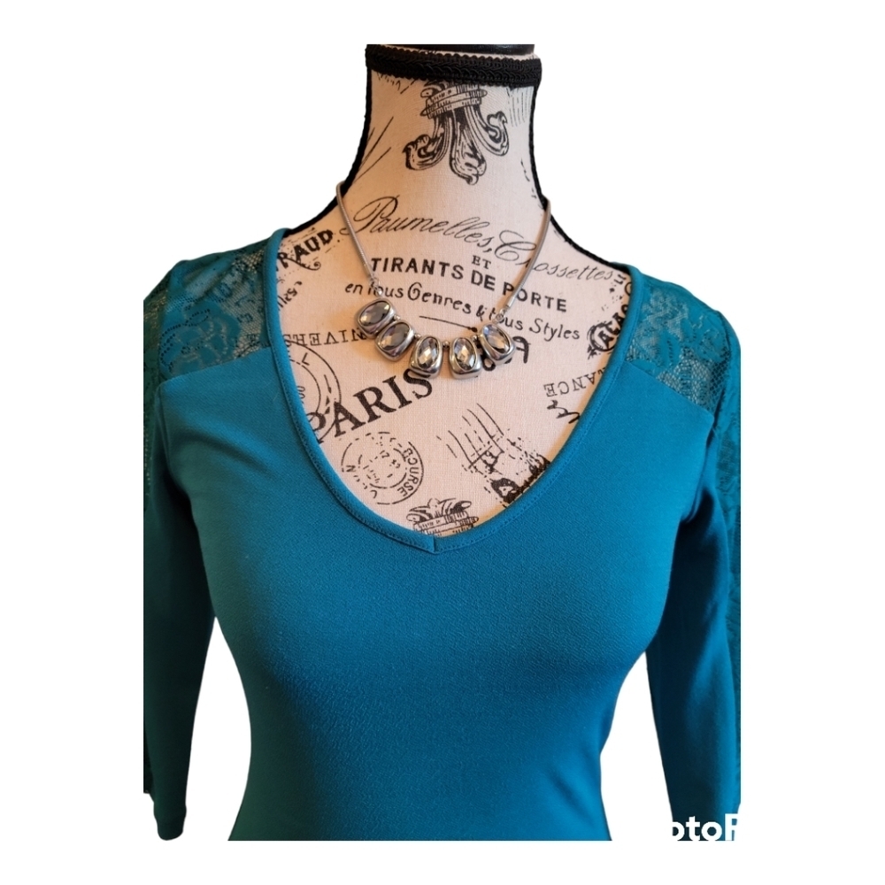 Guess Long Sleeve Lace Top - Picture 5 of 10